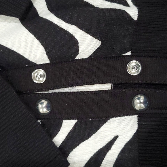 Sweater - Picture 3 of 4